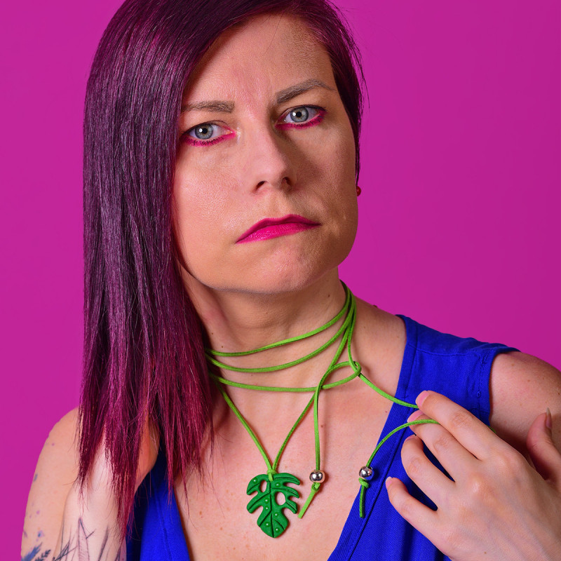 Choker rzemyk "ROSA" z liściem monstery Choker rzemyk "ROSA" z liściem monstery