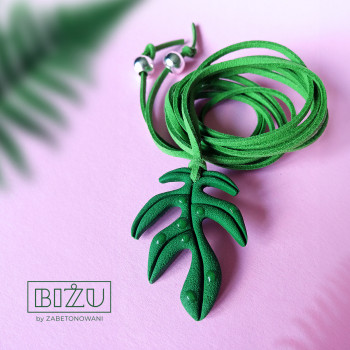 Choker rzemyk "ROSA" z liściem monstery Choker rzemyk "ROSA" z liściem monstery